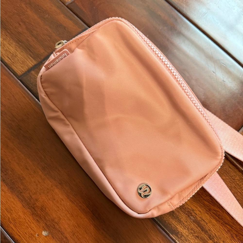 Lululemon rose gold Fanny pack ( only worn once)